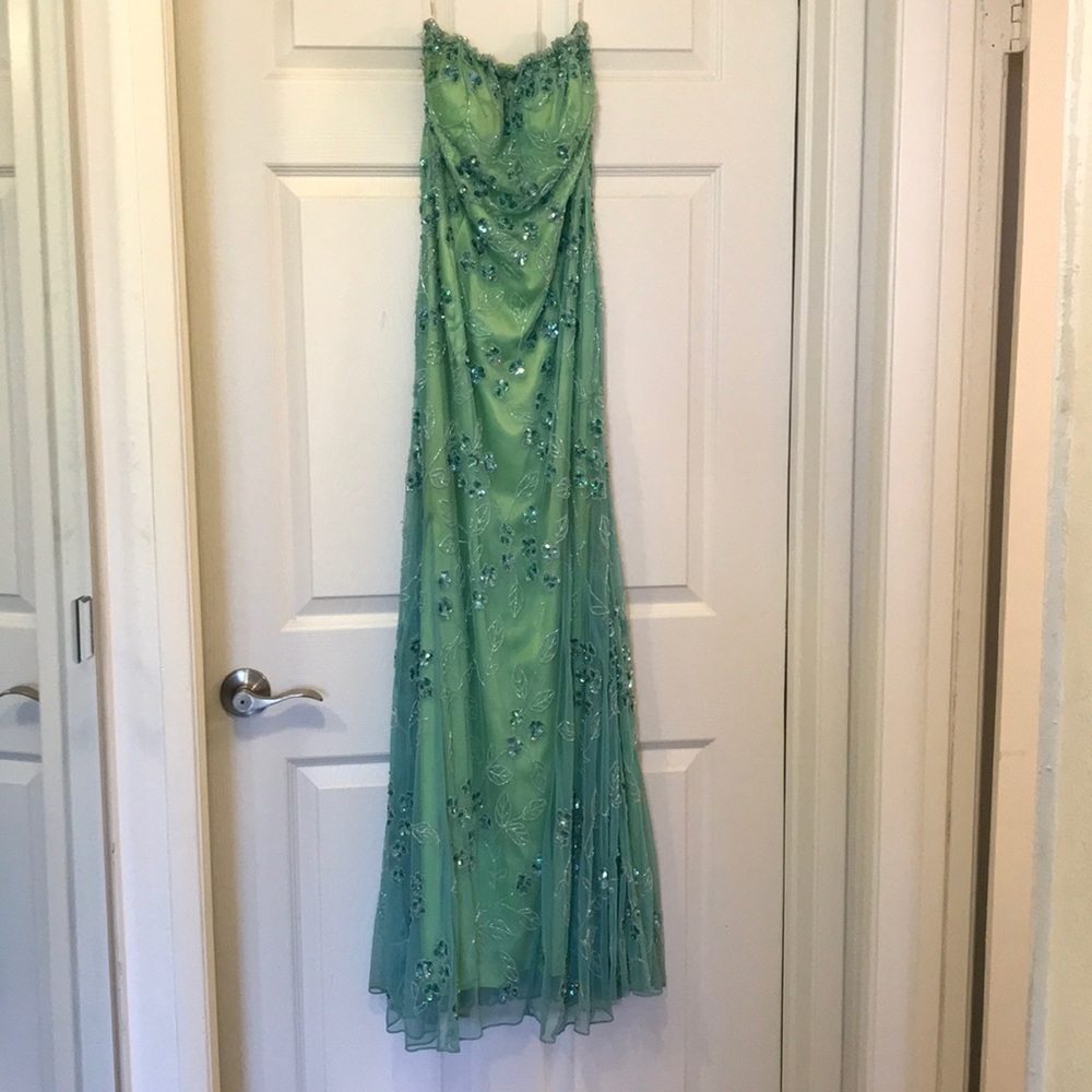 Beautiful beaded gown - size M